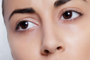 Read more about the article Brows: From Ombre Powder Brows that provide a soft, shaded effect, to Combination Brows blending hair strokes with powder shading for a realistic yet defined look